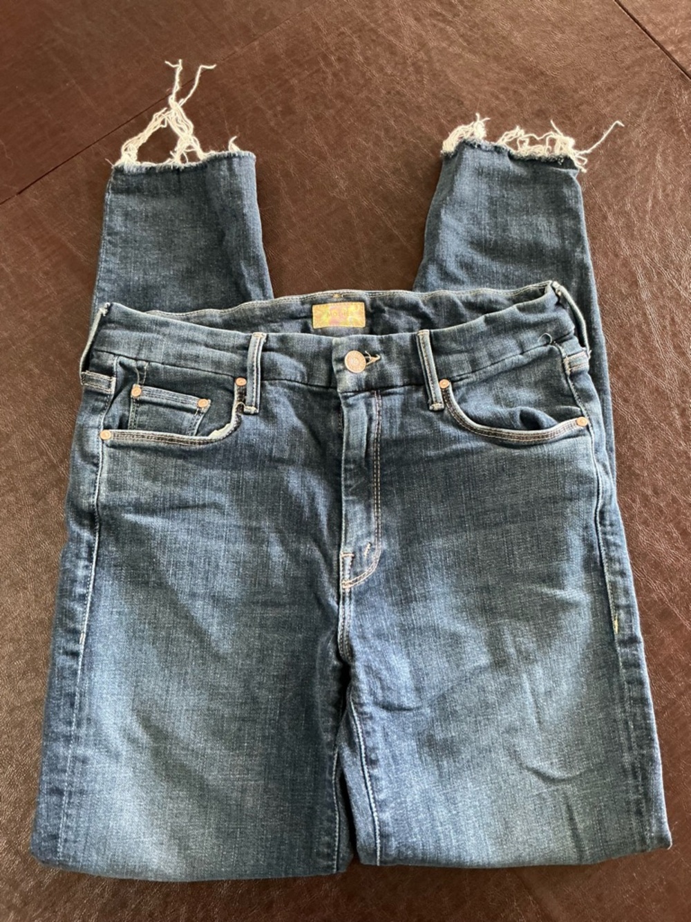 Mother Looker Ankle Fray in Girl Crush - Picture 4 of 11